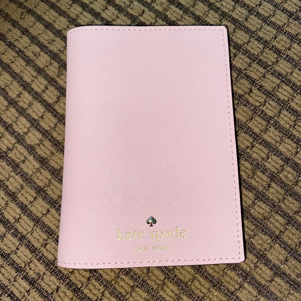 BNWT Kate Spade Passport Holder
